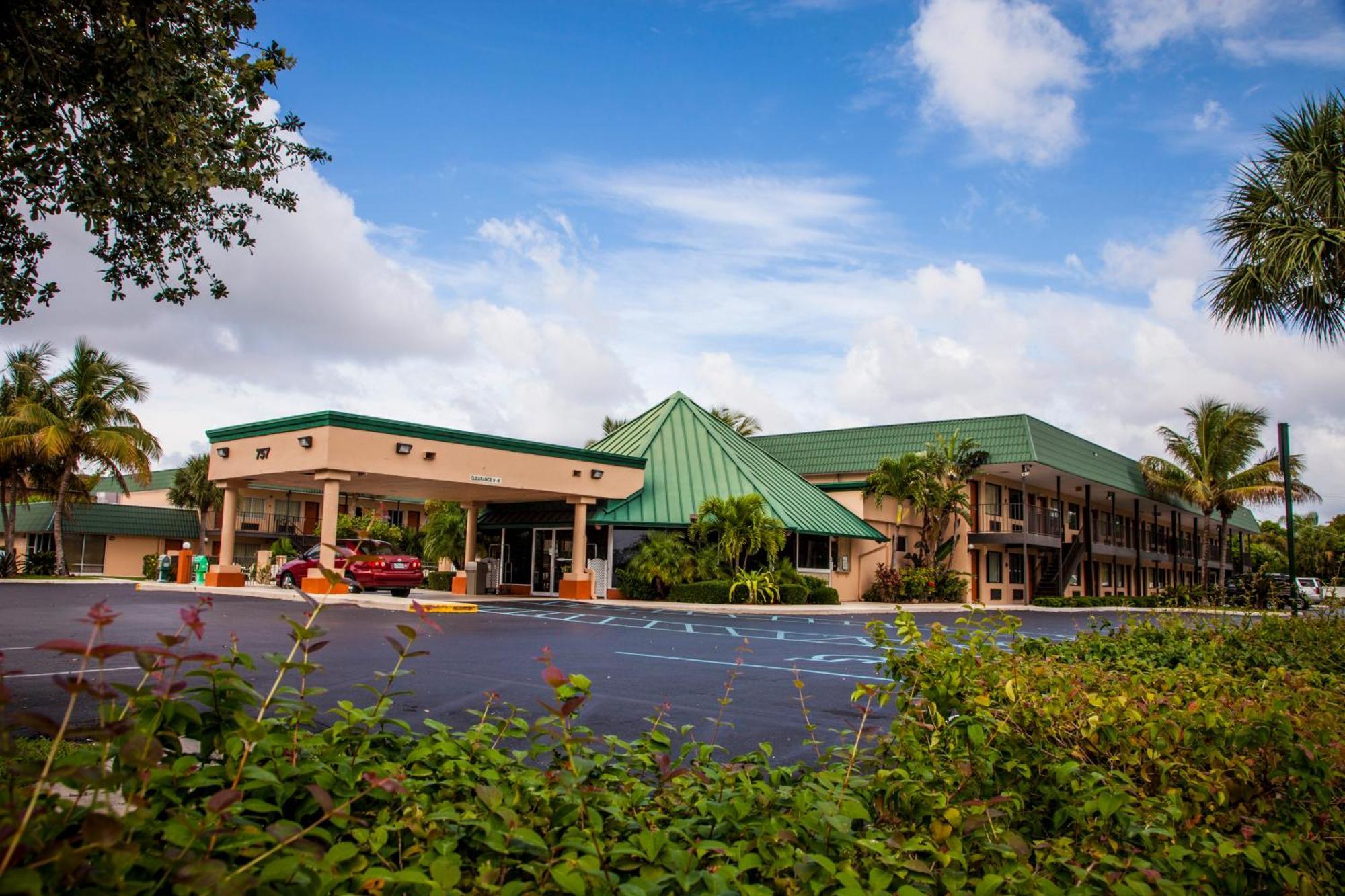 Super 8 By Wyndham North Palm Beach Exteriér fotografie